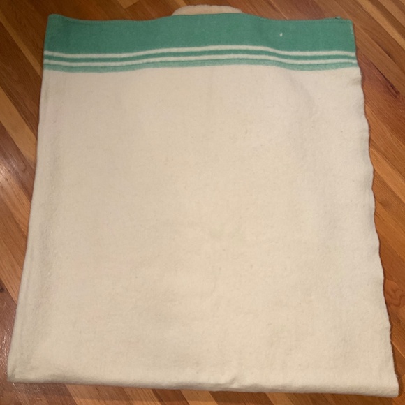 Vintage Witney cream and green wool blanket - Picture 7 of 14